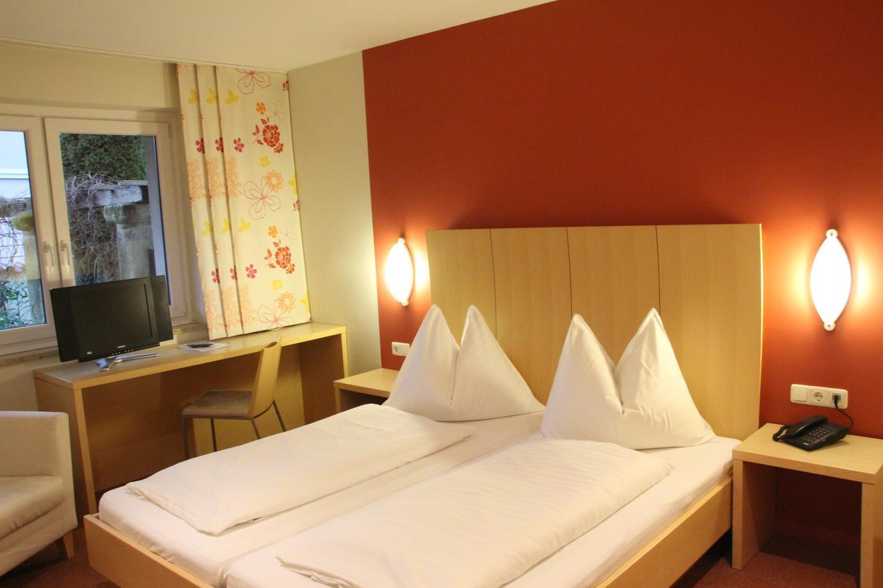 Hotel Alhartinger Hof Leonding Oda fotoğraf