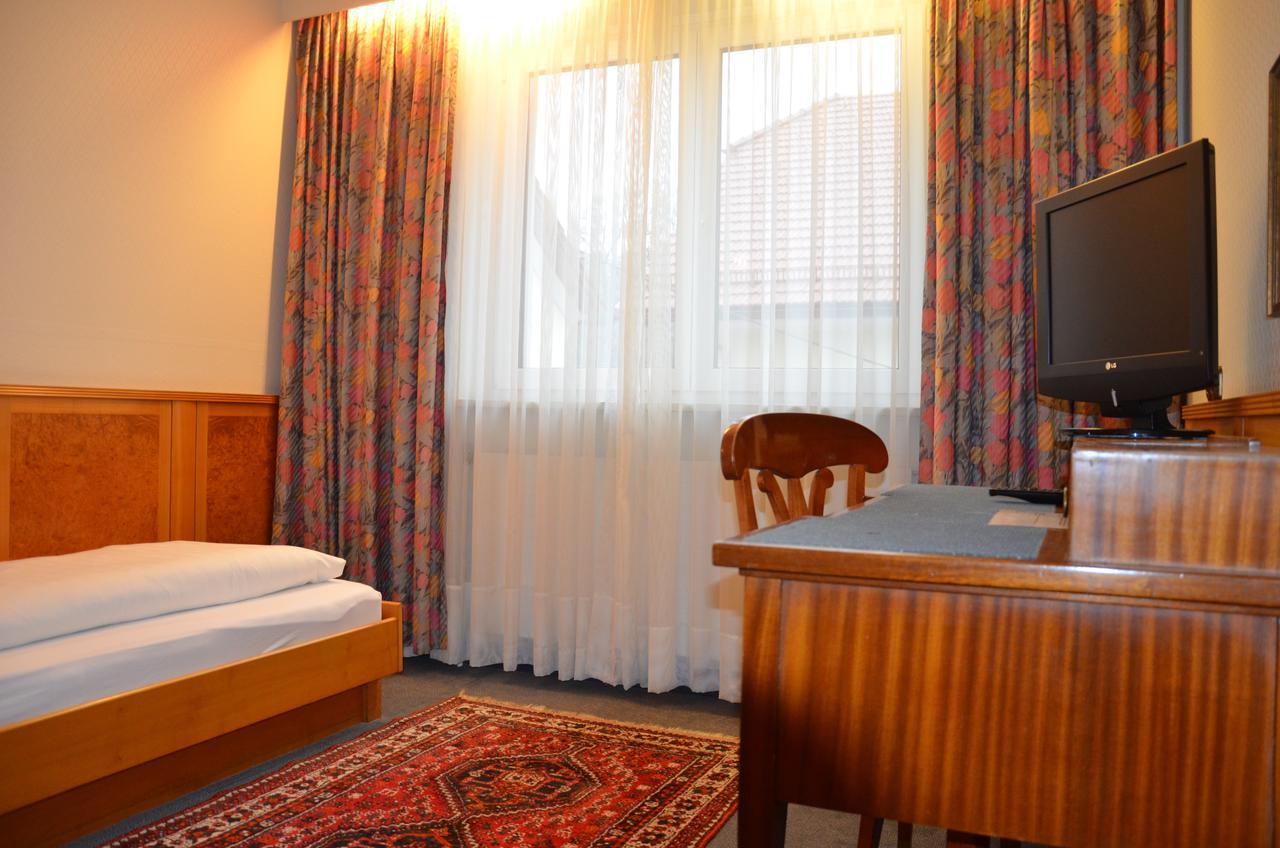 Hotel Alhartinger Hof Leonding Oda fotoğraf