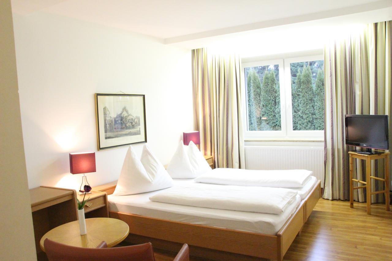 Hotel Alhartinger Hof Leonding Oda fotoğraf