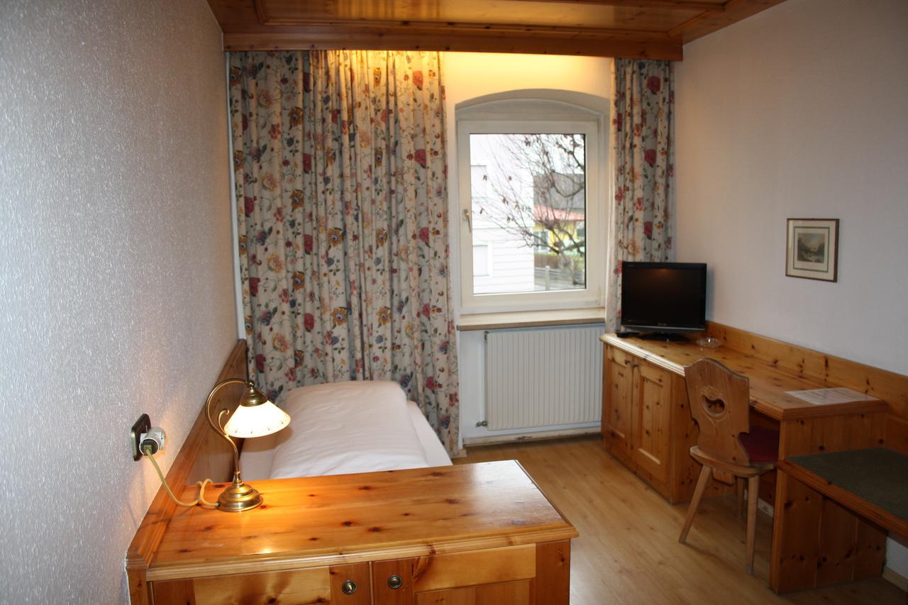 Hotel Alhartinger Hof Leonding Oda fotoğraf